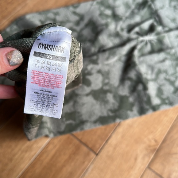 EUC Gymshark Olive Green Camo Adapt XS full length no front seam w/scrunch butt - Picture 7 of 7